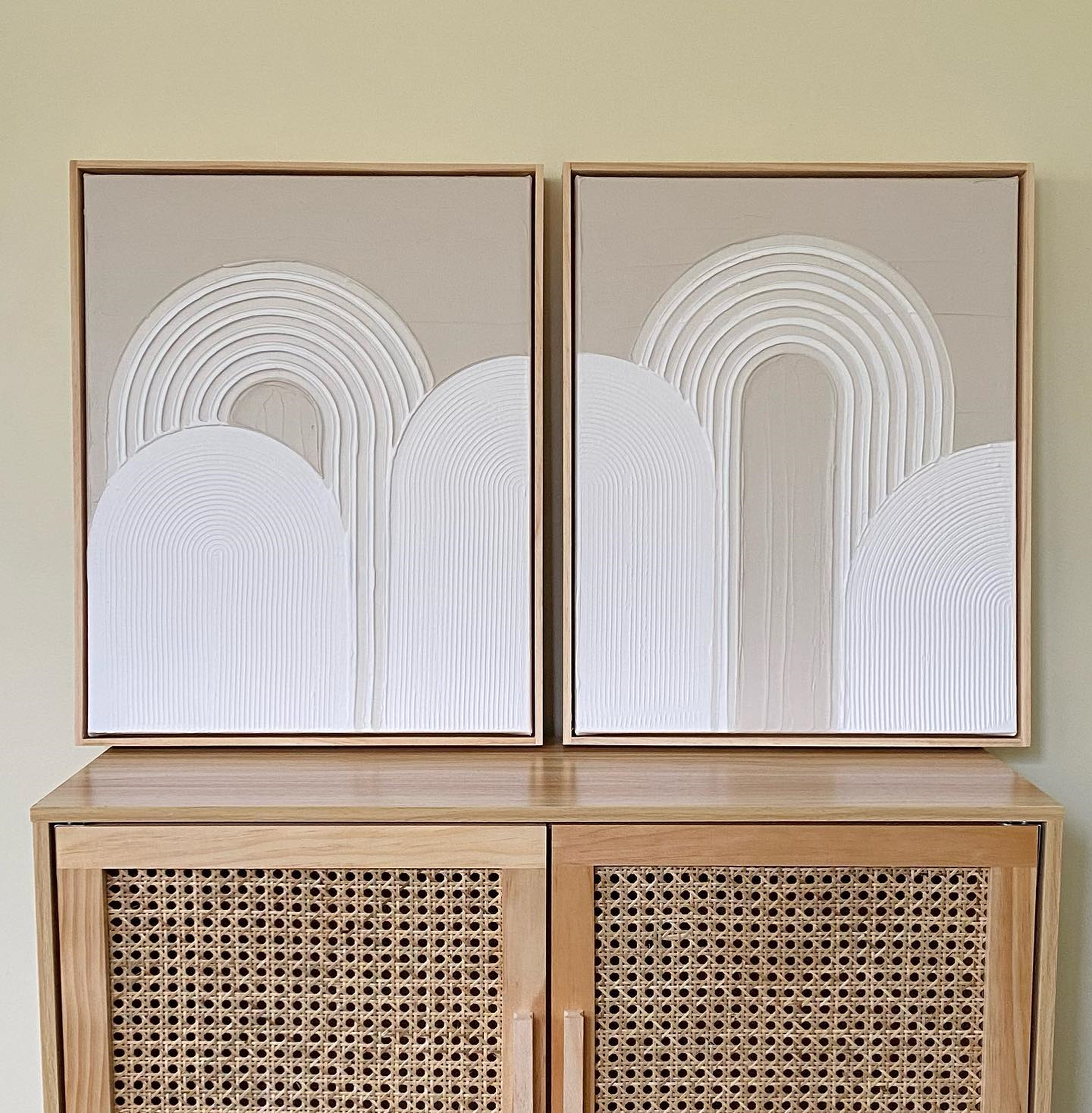 لوحة فنية جدارية عصرية بزخارف دائرية أنيقة بألوان محايدة #MMS049